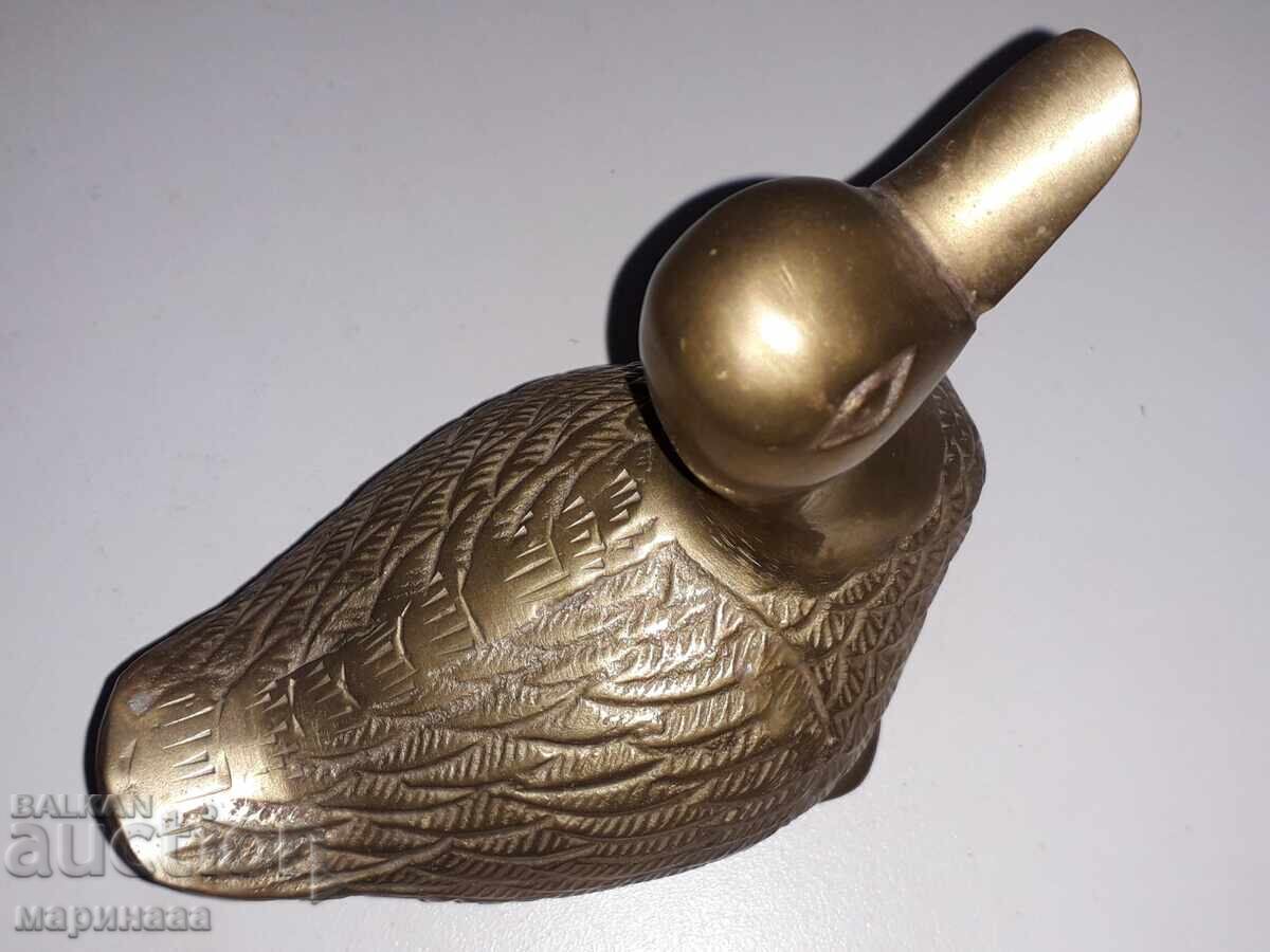 Livrarea FIGURĂ MASIVĂ. ALAMĂ