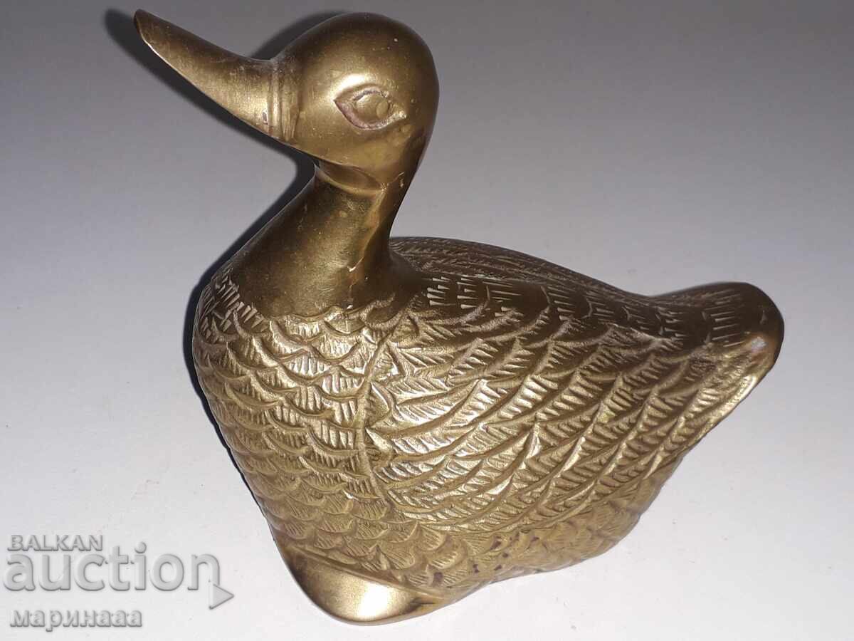 FIGURĂ MASIVĂ. ALAMĂ