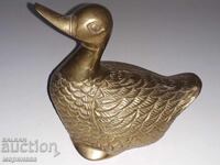 FIGURĂ MASIVĂ. ALAMĂ