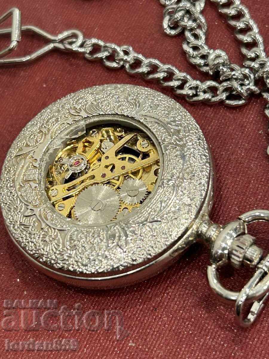 Το ρολόι τσέπης λειτουργεί με τιμή 36.00 BGN | € 18.41