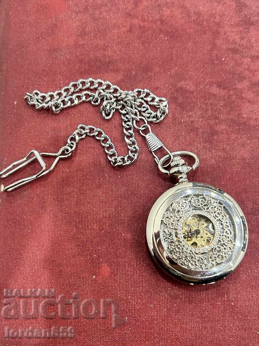 Δημοπρασία Το ρολόι τσέπης λειτουργεί