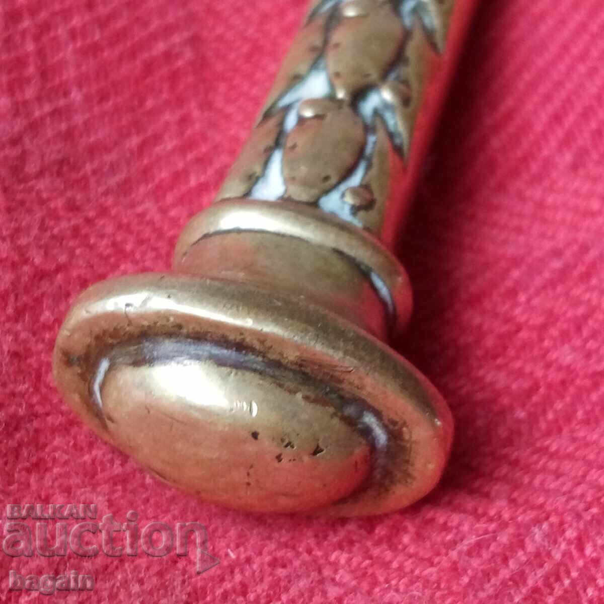 Auction  Bronze knife from the 18th century