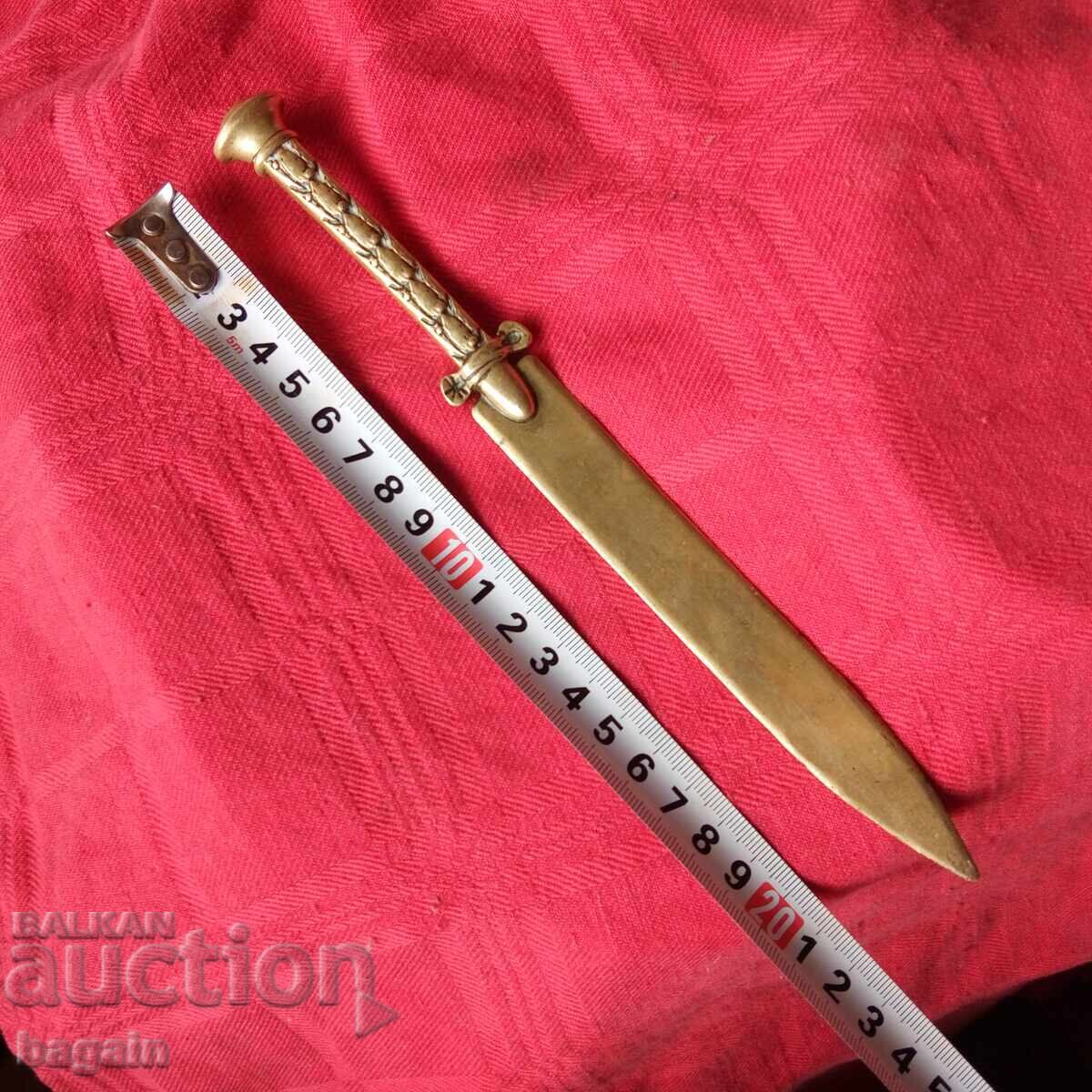 Delivery of Bronze knife from the 18th century