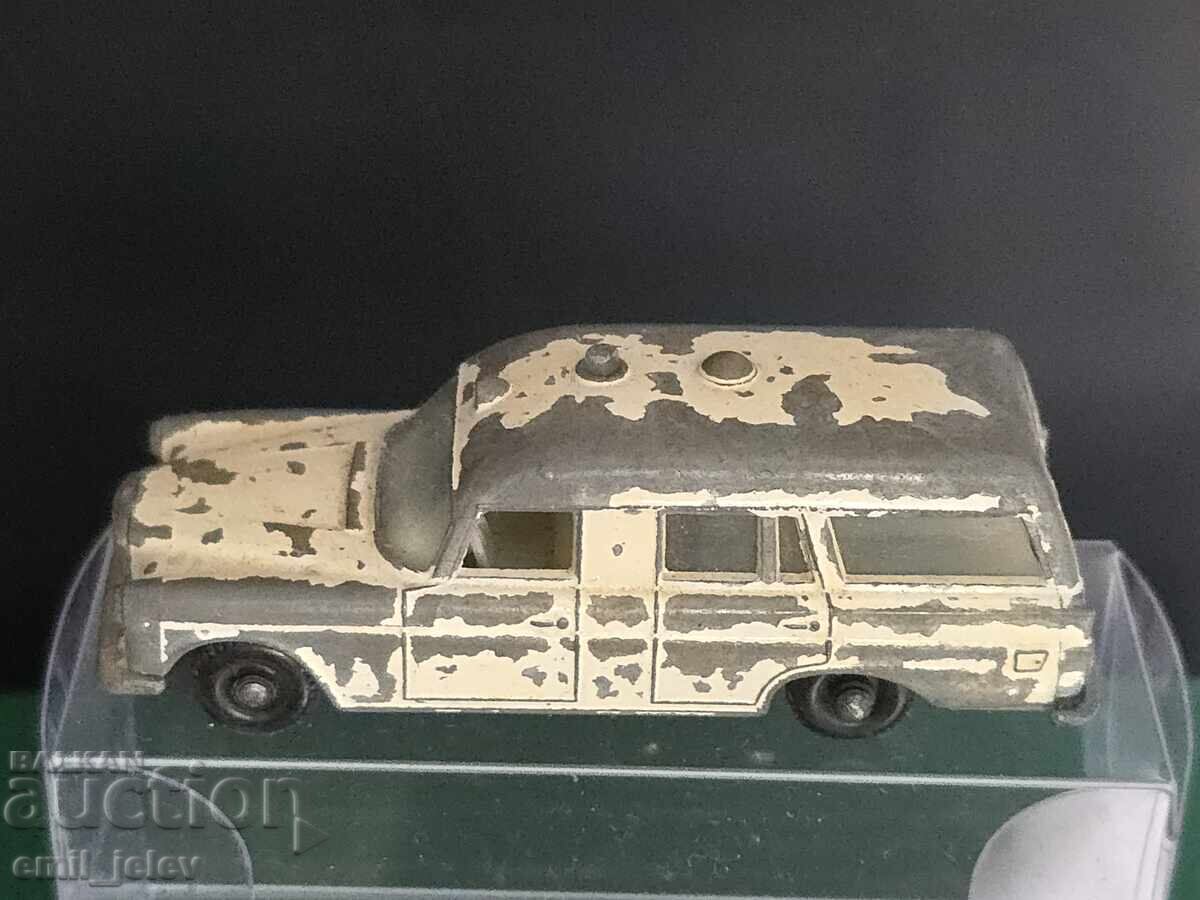 Matchbox Lesney No. 3C Mercedes Ambulance 1967 - 5 Matchbox Lesney No. 3C Mercedes Ambulance 1967 - 5