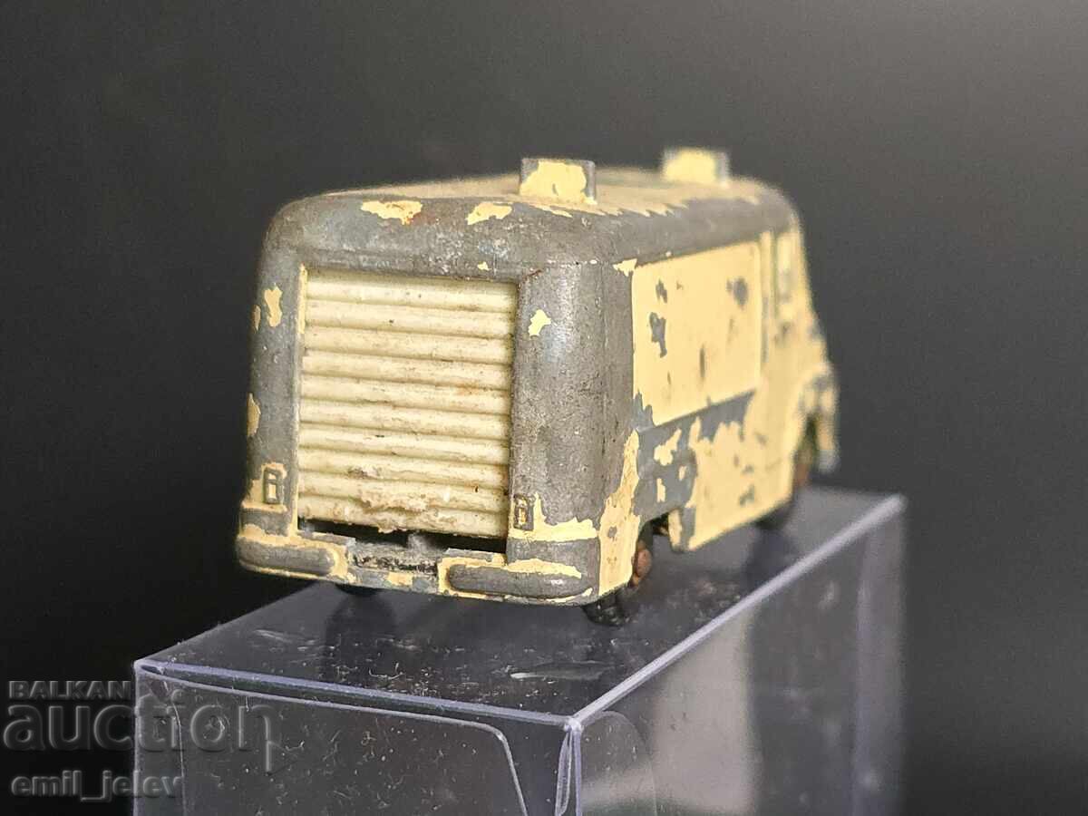 Delivery of Matchbox Lesney No. 62B TV Service Van 1963-1967