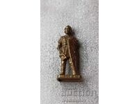 Figurina metalică din ou de ciocolată Hun 3