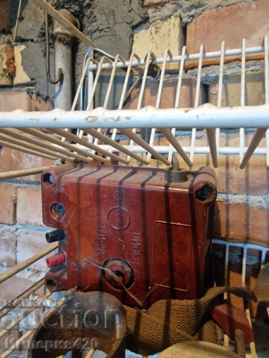 Megohmmeter, telephone TAP 77 and detonator - 6 Megohmmeter, telephone TAP 77 and detonator - 6