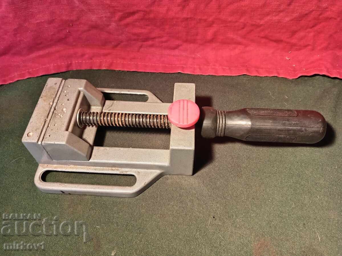A vise with price 26.00 BGN | € 13.29