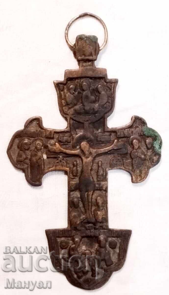 Μεγάλος, παλιός σταυρός στήθους