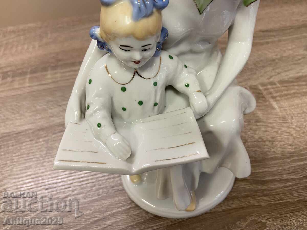 Доставка на Статуетка „Първа книга“