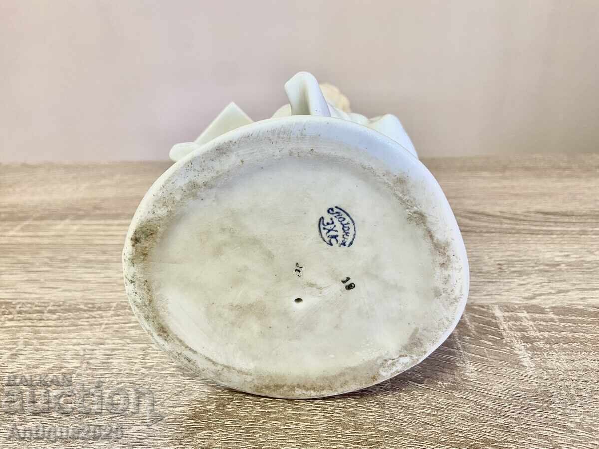 Παράδοση Άγαλμα «Το Πρώτο Βιβλίο» — Polonne ZHK, πορσελάνη