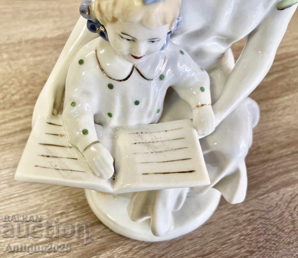 Άγαλμα «Το Πρώτο Βιβλίο» — Polonne ZHK, πορσελάνη - 6