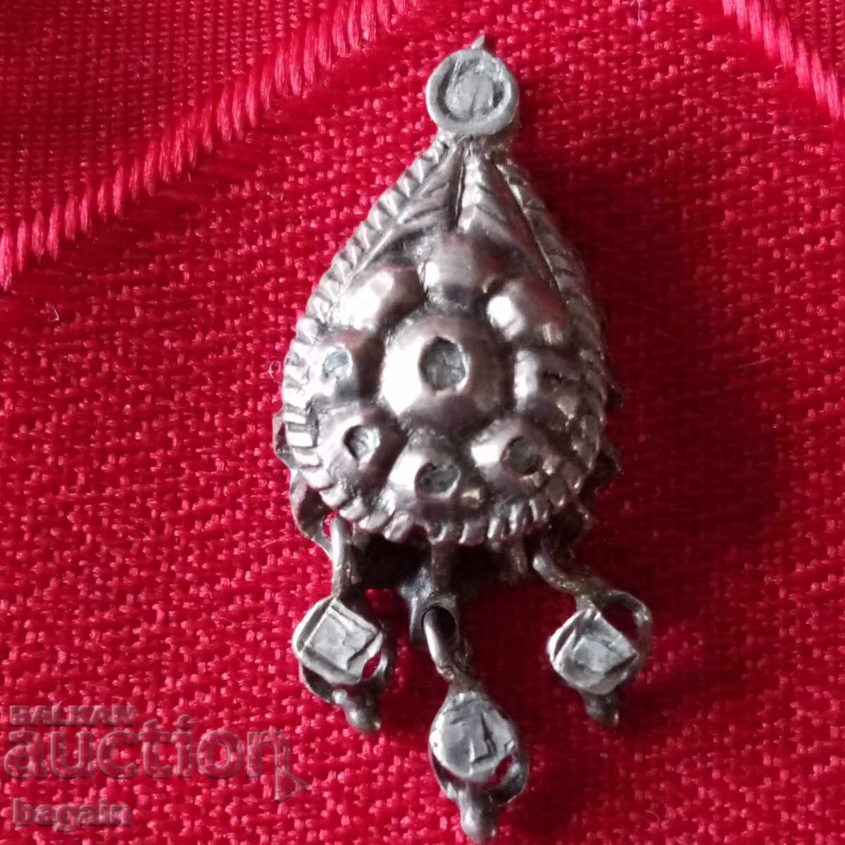 Διαμαντένιο μενταγιόν. Ασήμι με τιμή 50.00 BGN | € 25.56