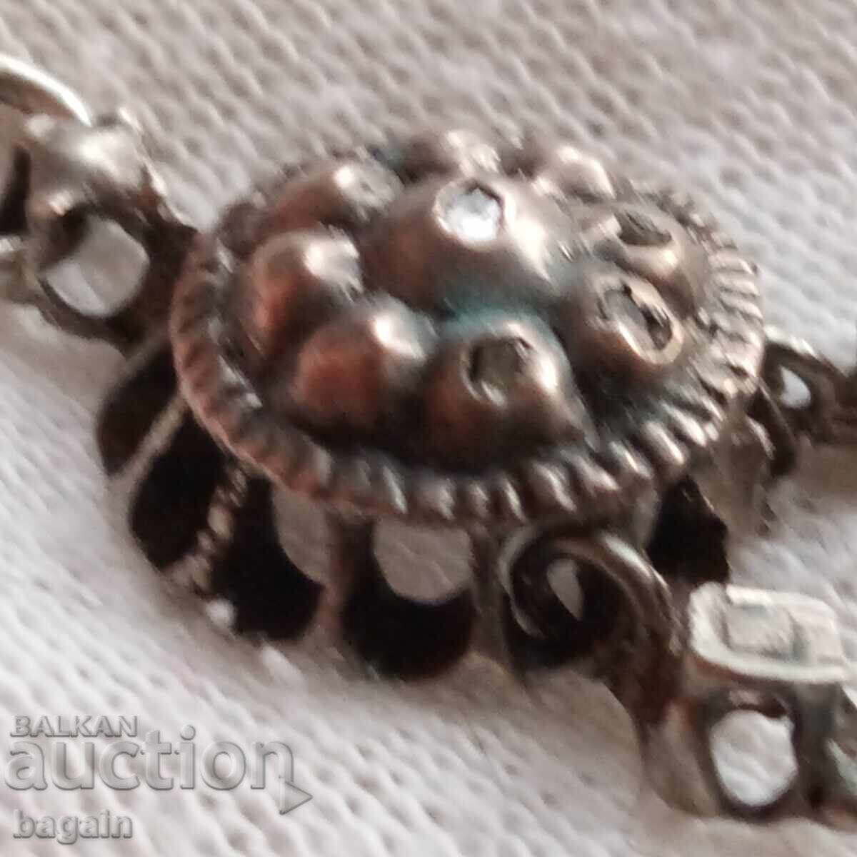 Сребърен медальон с диаманти. Сребърен медальон с диаманти.