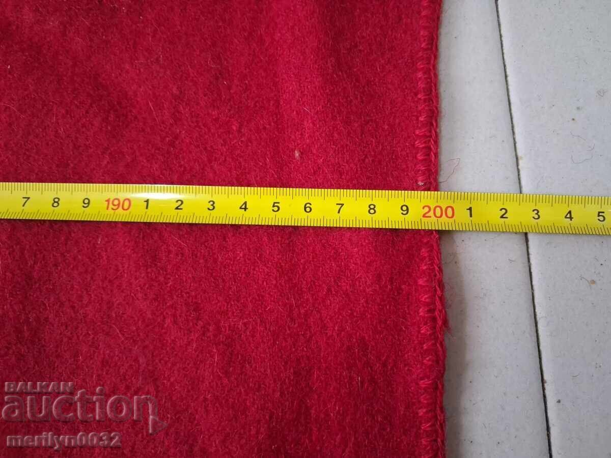 Cuvertură de pat veche din lână, postav roșu, cu dantelă - 5 Cuvertură de pat veche din lână, postav roșu, cu dantelă - 5