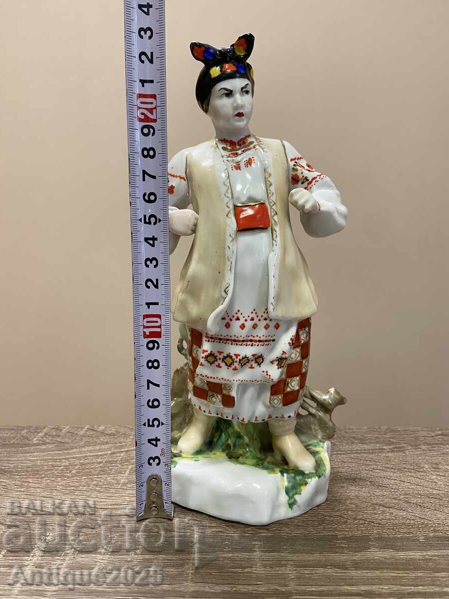 Порцеланова статуетка „Одарка“ с цена 60.00 лв. | € 30.68