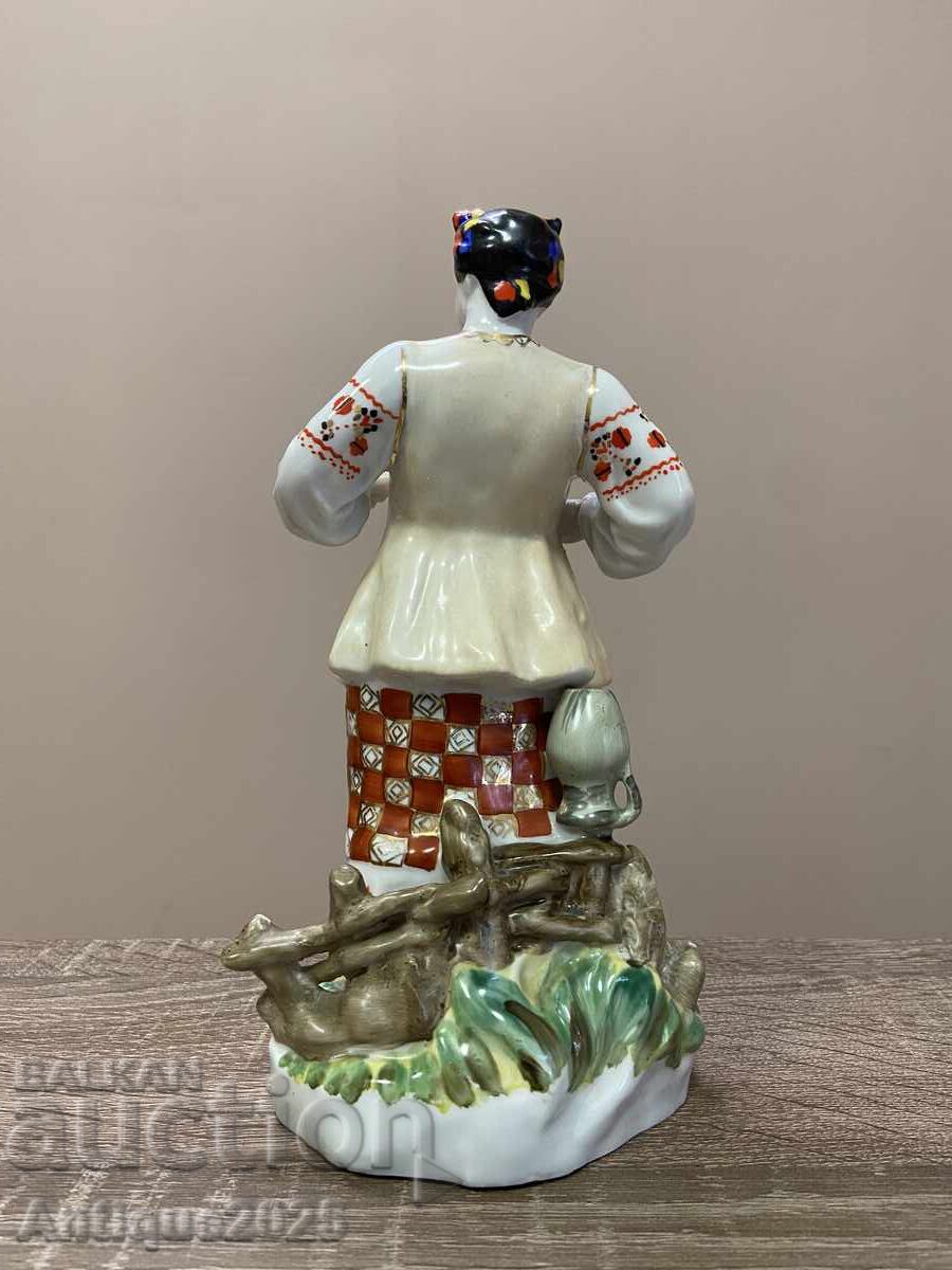 Аукцион Порцеланова статуетка „Одарка“