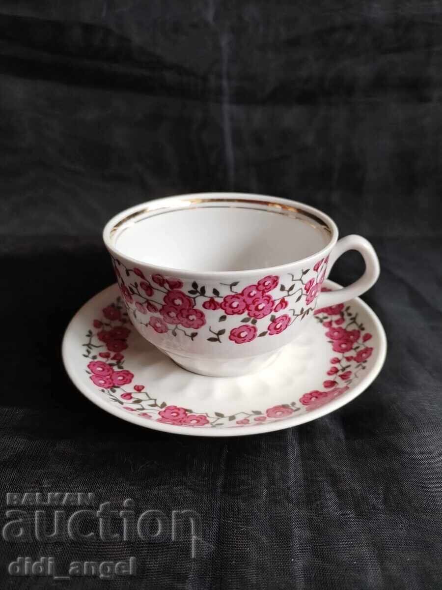 Serviciu sovietic - porțelan de os cu preț € 33.00 | 64.54 BGN