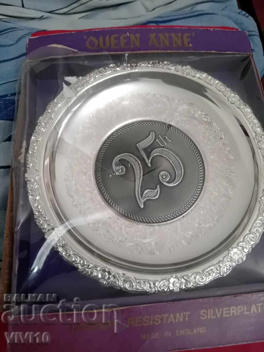 Auction Antique Silver-Plated Wall Plate Auction Antique Silver-Plated Wall Plate