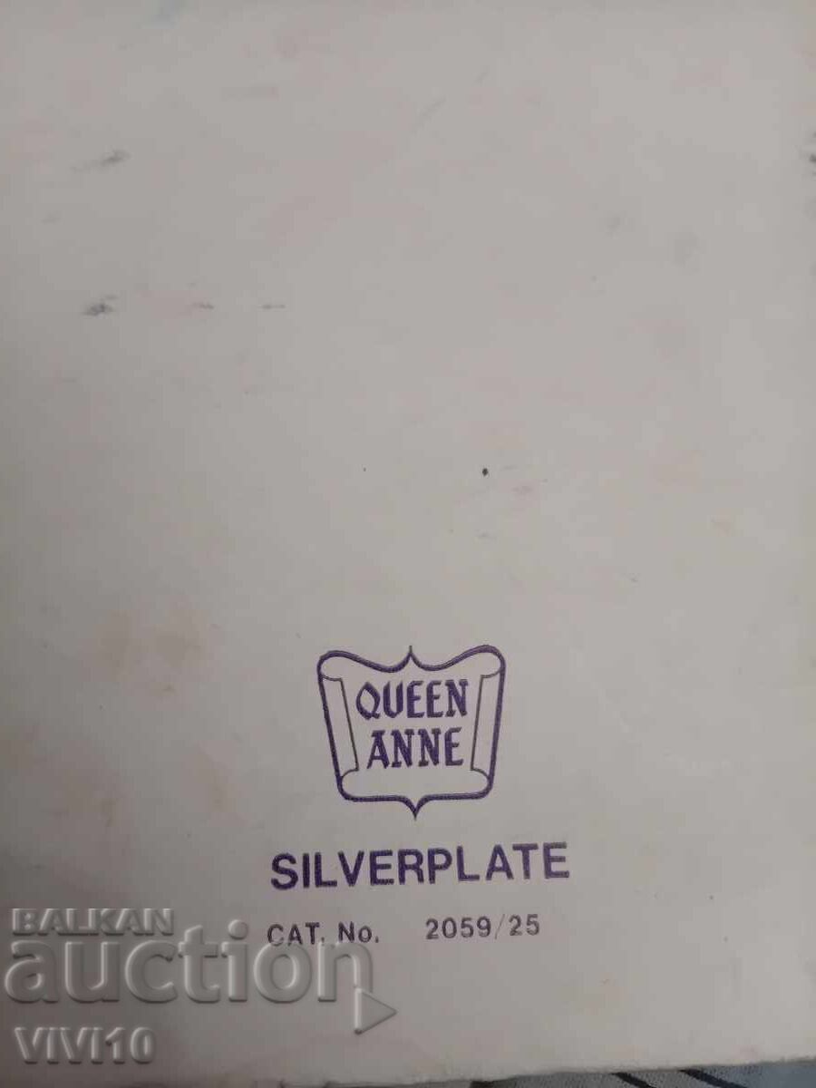 Доставка на Старинна чиния за стена, посребрена