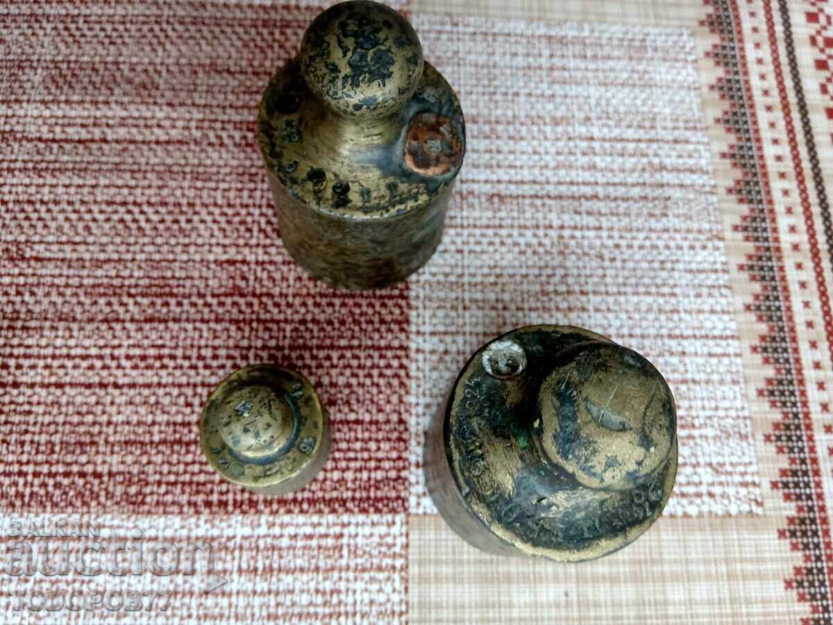 Licitație Multe greutăți vechi, pentru cântar Licitație Multe greutăți vechi, pentru cântar