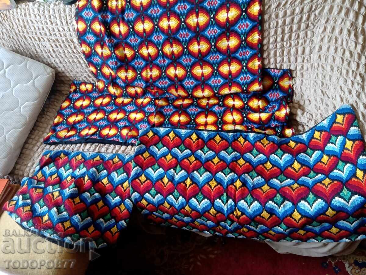 Παλιά χειροποίητα κεντημένα μαξιλαροθήκες Παλιά χειροποίητα κεντημένα μαξιλαροθήκες