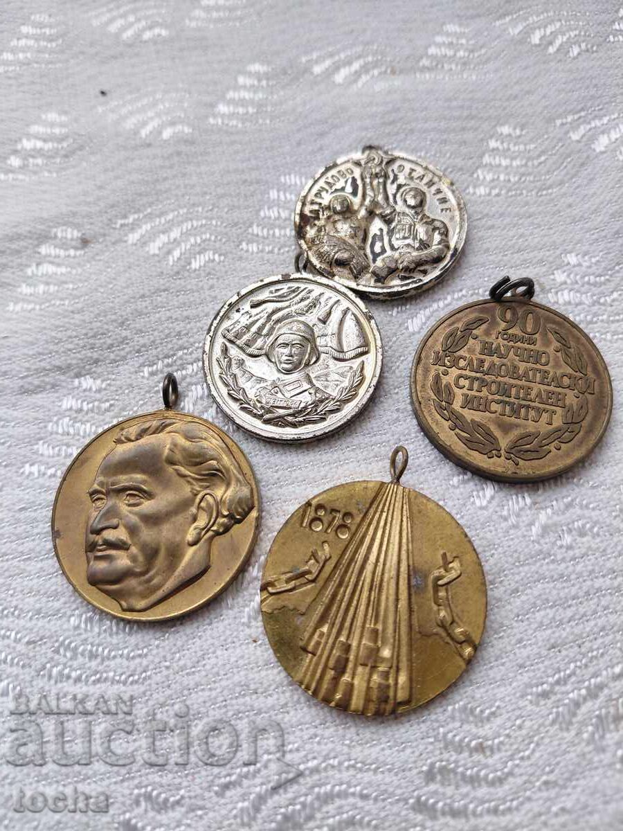 Παρτίδα παρασημοφοριών, μετάλλια, σήματα στήθους. BZC