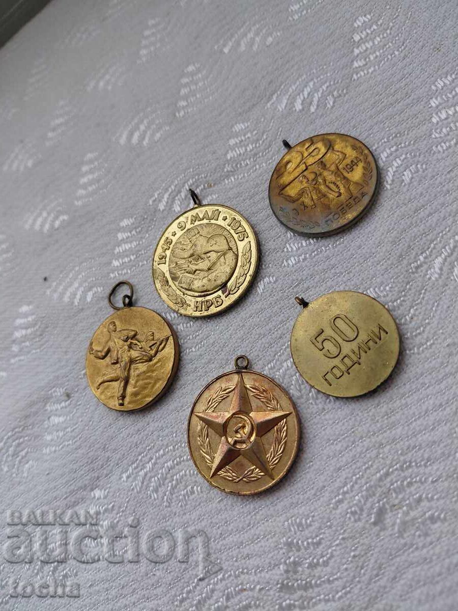 Παρτίδα παρασημοφοριών, μετάλλια, σήματα στήθους. BZC