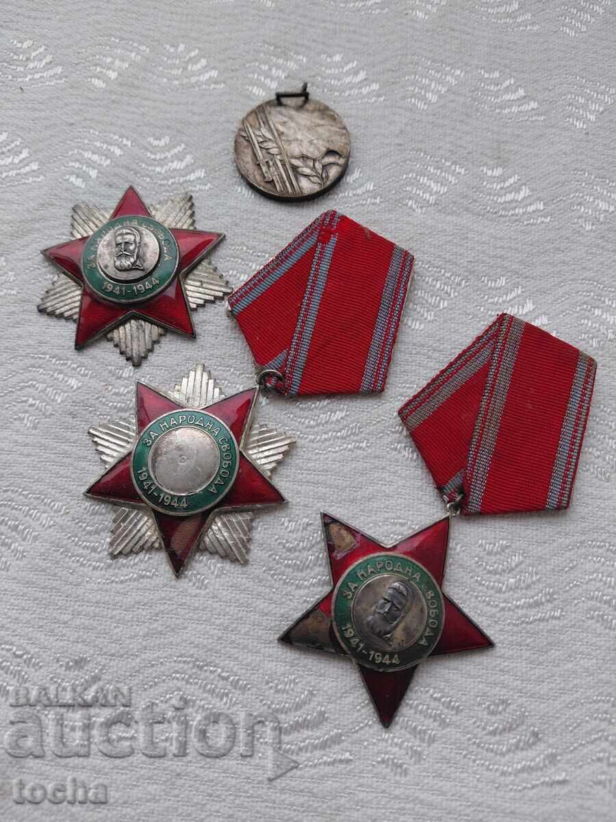 Παρτίδα παρασημοφοριών, μετάλλια, σήματα στήθους. BZC Παρτίδα παρασημοφοριών, μετάλλια, σήματα στήθους. BZC