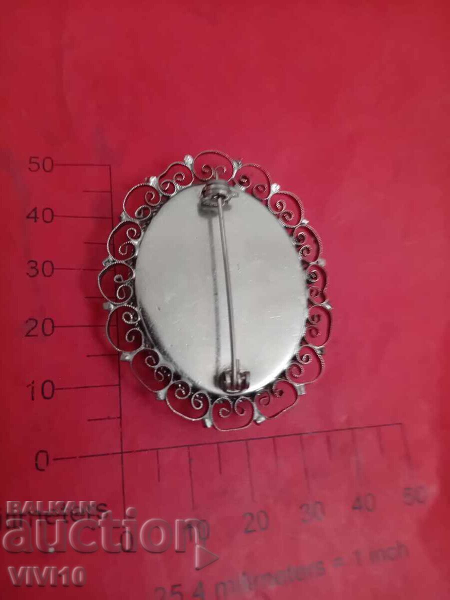 Licitație Broșă veche din marmură verde