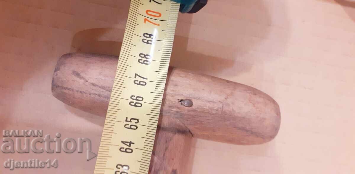 Military shovel with price 90.00 BGN | € 46.02 Military shovel with price 90.00 BGN | € 46.02