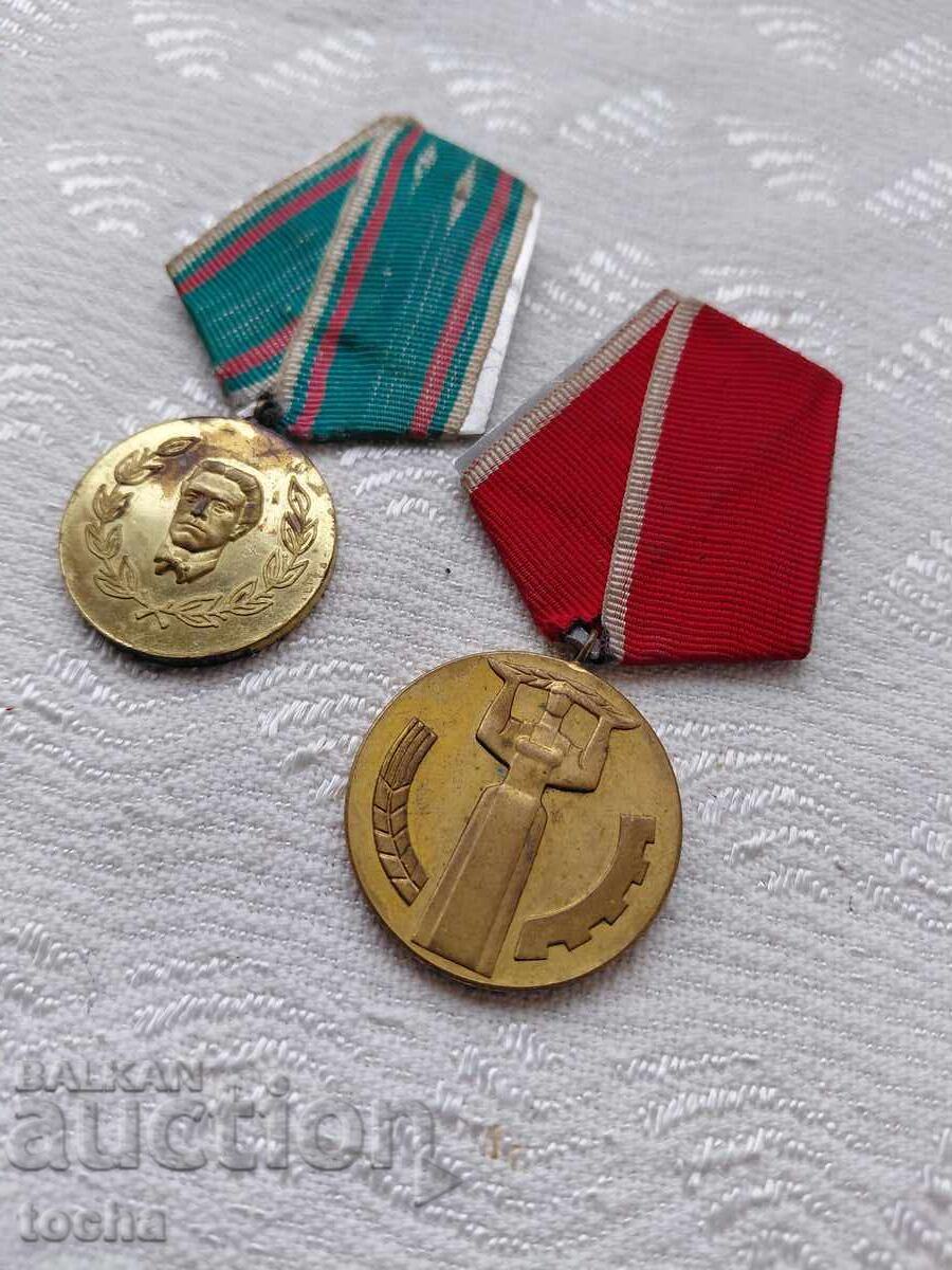 Παρτίδα παρασημοφοριών, μετάλλια, σήματα στήθους. BZC