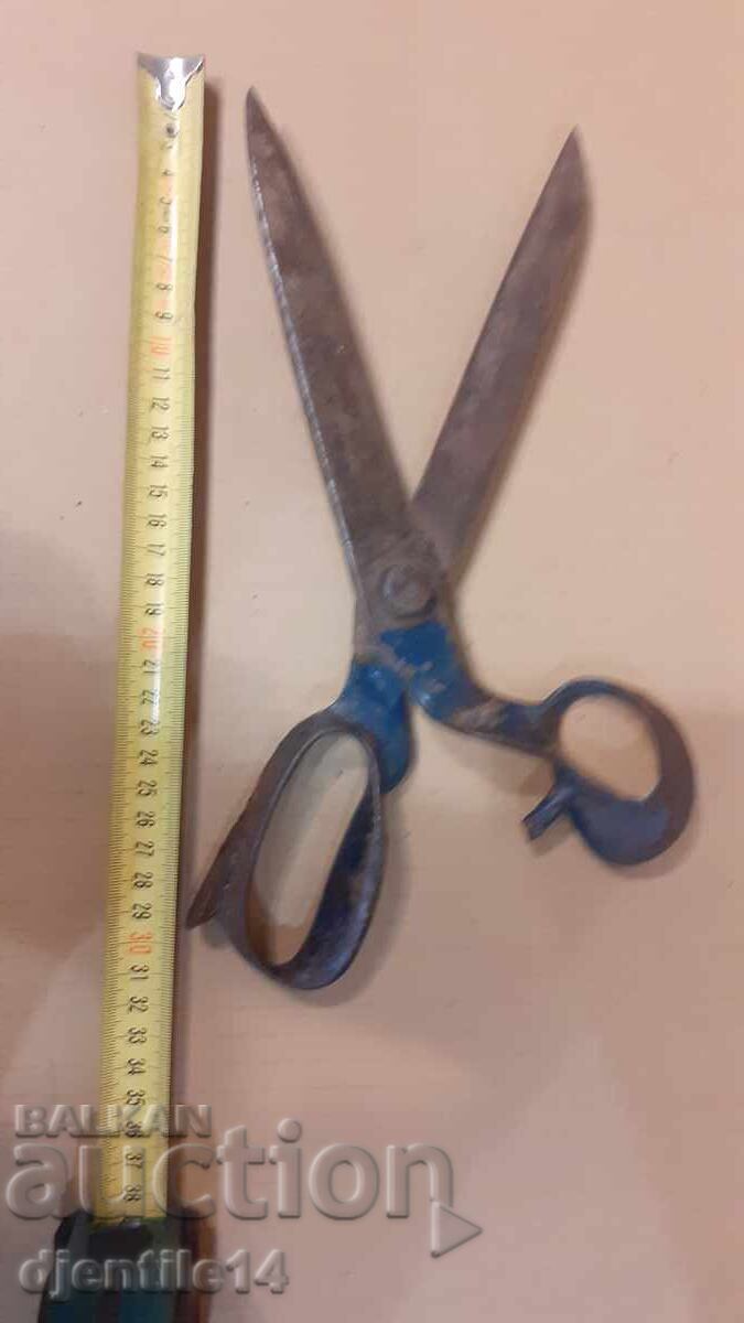 Auction Old Big Scissors Auction Old Big Scissors