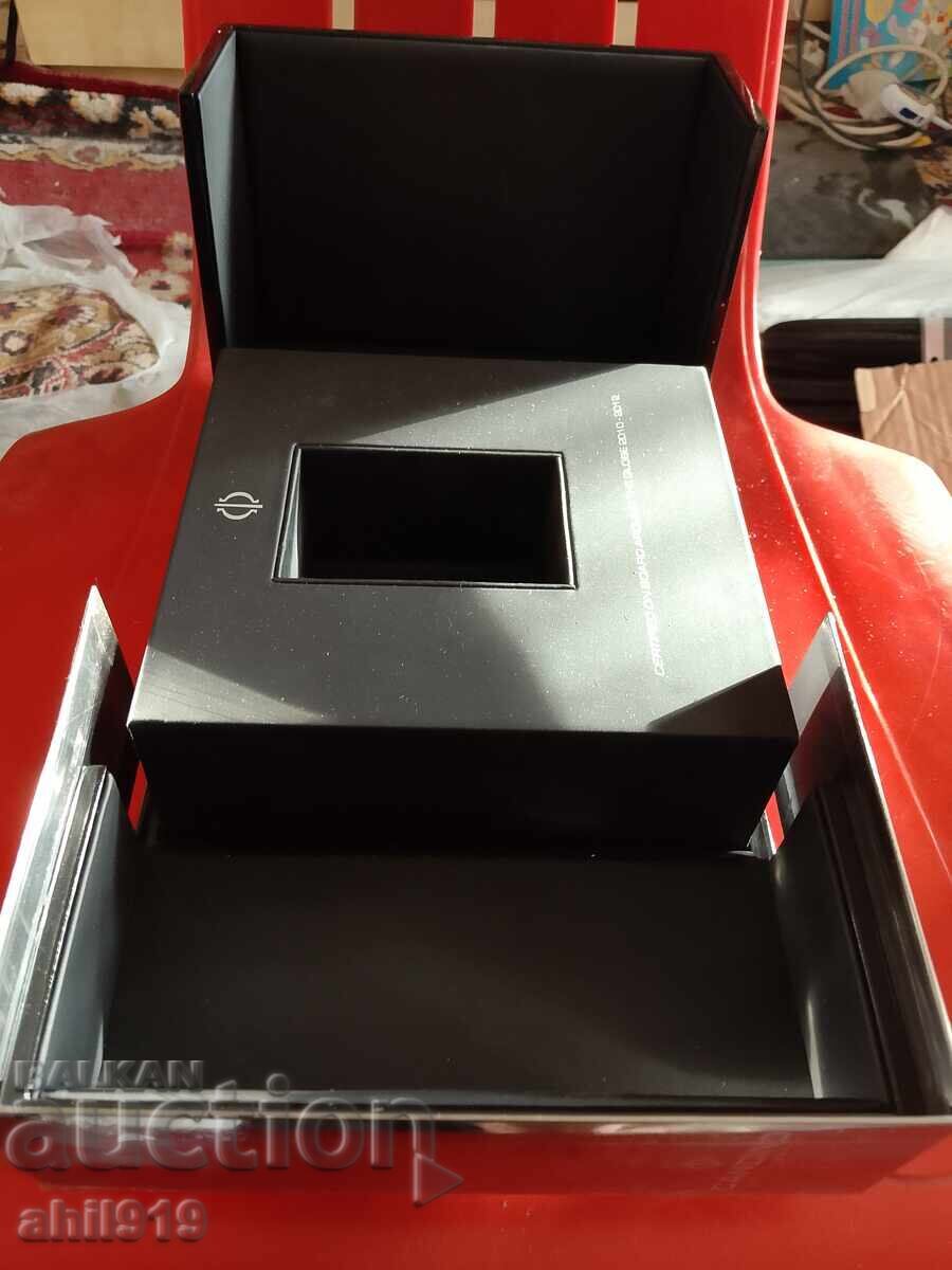 Delivery of Candino Watch Box Delivery of Candino Watch Box
