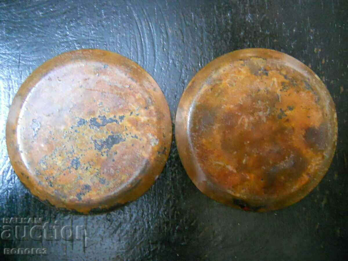 Copper enamel plates with floral motifs with price 4.00 BGN | € 2.05