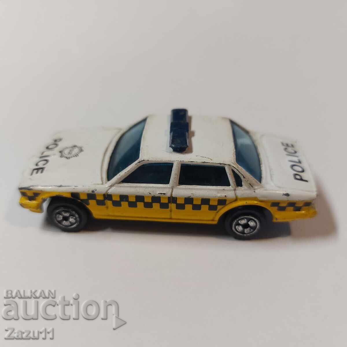 Veche Mașinuță Corgi Police Jaguar cu preț € 6.00 | 11.73 BGN