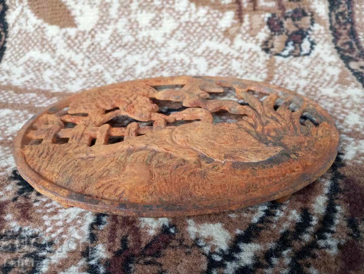 Antique metal iron rest with price 33.00 BGN | € 16.87