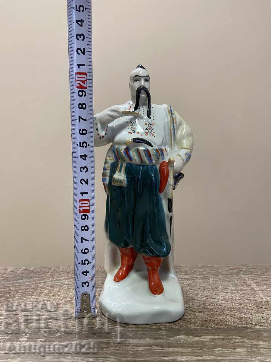 Порцеланова статуетка „Тарас Булба“ с цена 60.00 лв. | € 30.68