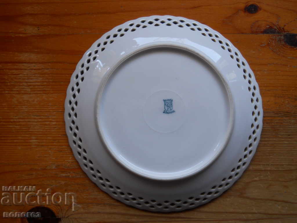 Farfurie de porțelan "Schumann Bavaria" - Germania cu preț 30.00 BGN | € 15.34 Farfurie de porțelan "Schumann Bavaria" - Germania cu preț 30.00 BGN | € 15.34