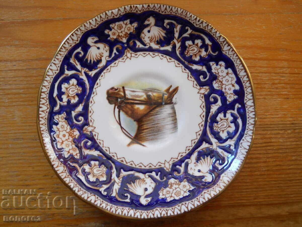 Auction Porcelain plates "Crown Staffordshire" - England Auction Porcelain plates "Crown Staffordshire" - England