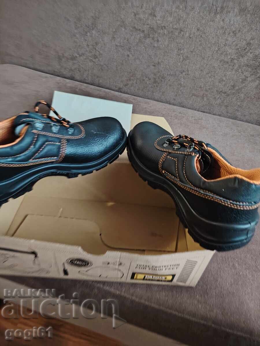 Δημοπρασία Ιταλικά εργατικά παπούτσια, καινούργια, εξαιρετικά ανθεκτικά