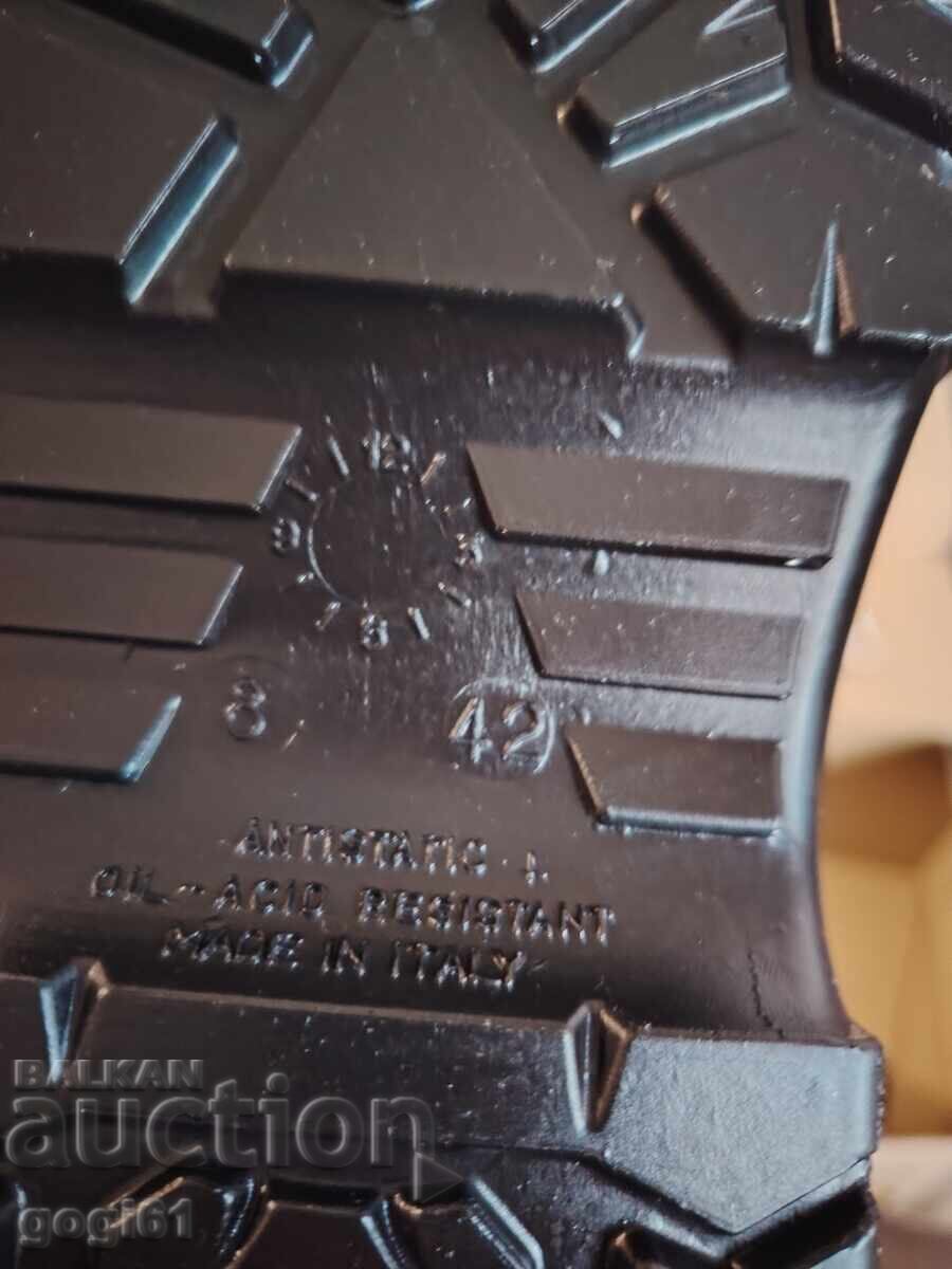 Παράδοση Ιταλικά εργατικά παπούτσια, καινούργια, εξαιρετικά ανθεκτικά