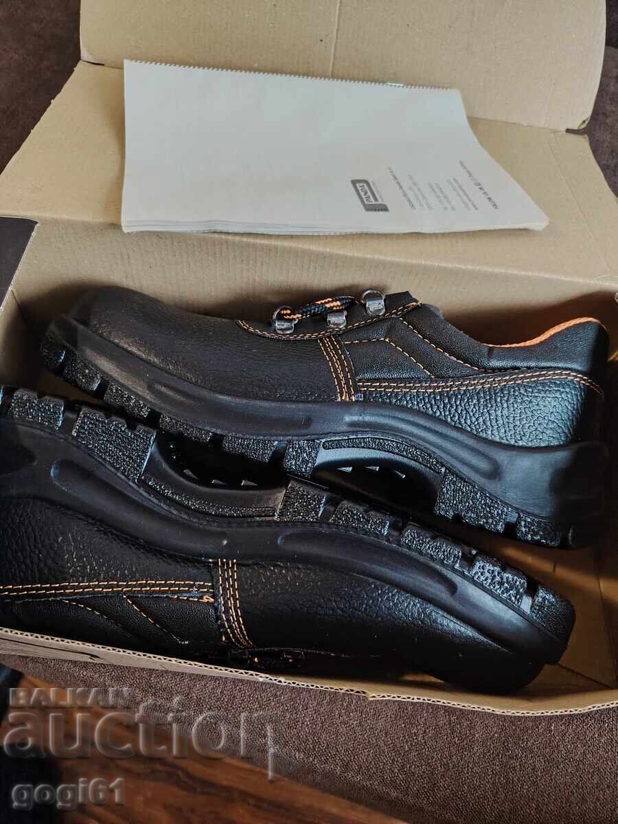 Ιταλικά εργατικά παπούτσια, καινούργια, εξαιρετικά ανθεκτικά