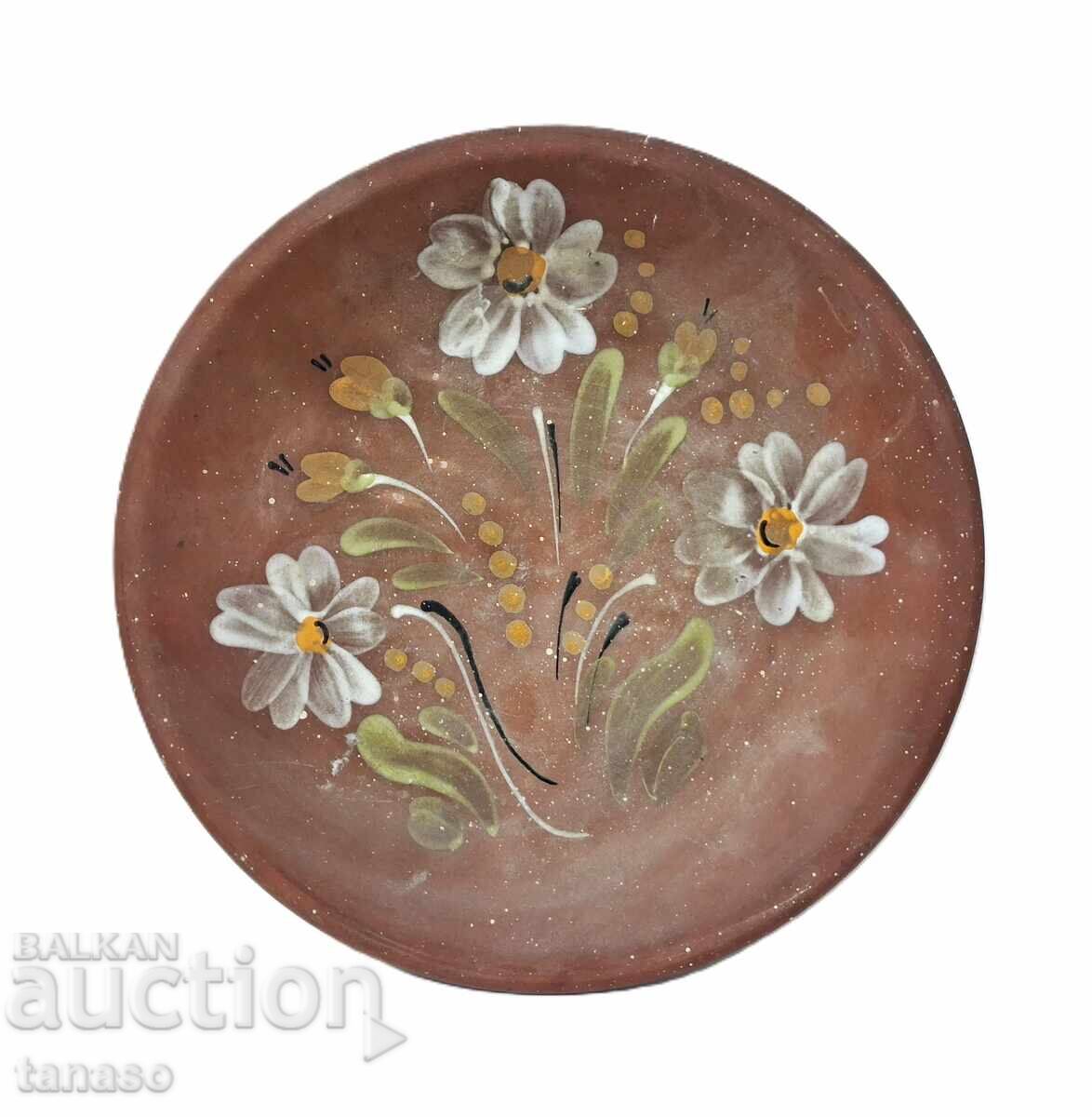Old hand-painted ceramic wall plate (8.2)
