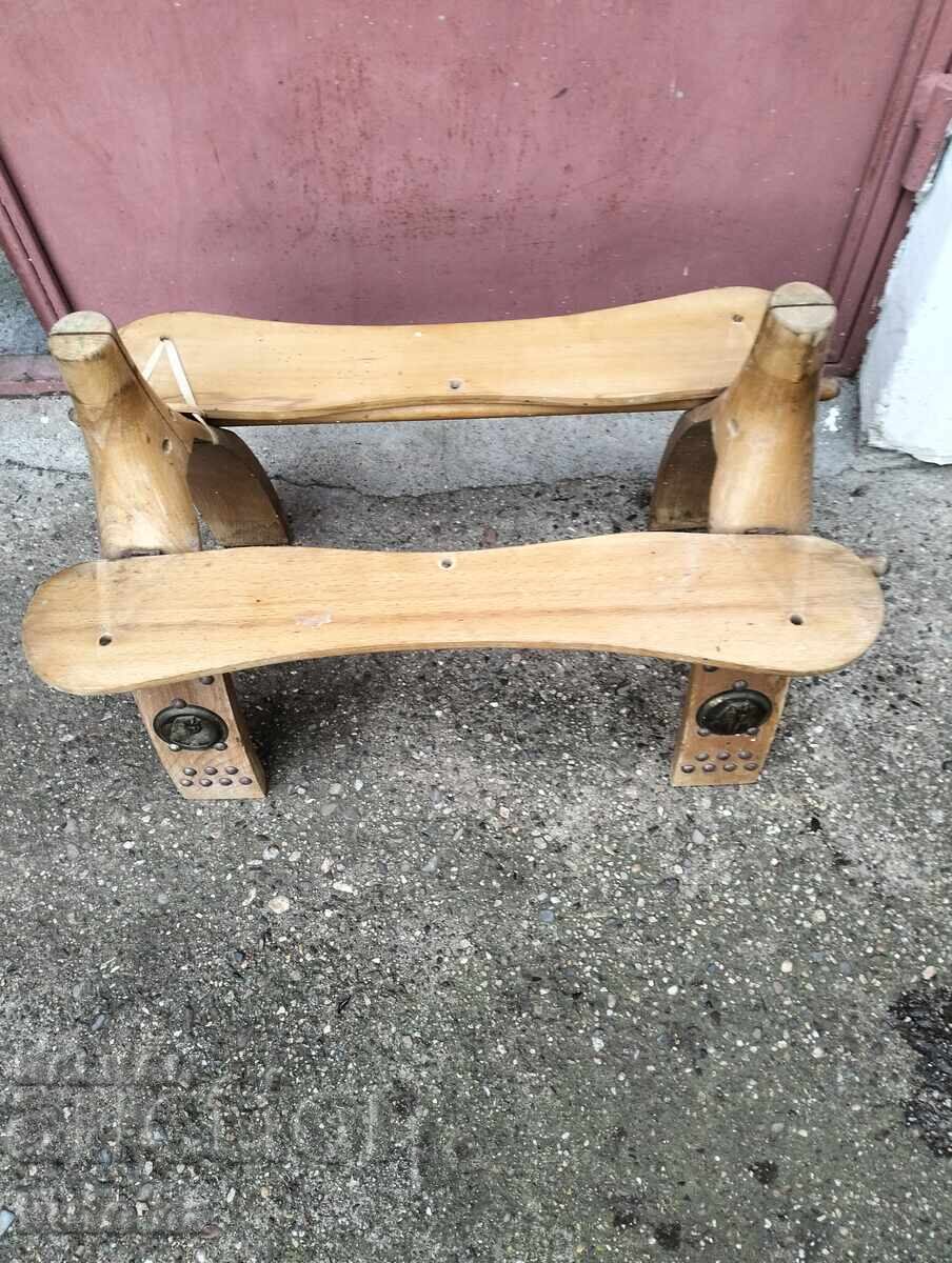 Καρέκλα τύπου σέλας καμήλας Καρέκλα τύπου σέλας καμήλας