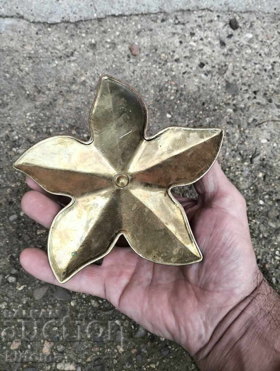 Δημοπρασία Χάλκινο κηροπήγιο Δημοπρασία Χάλκινο κηροπήγιο