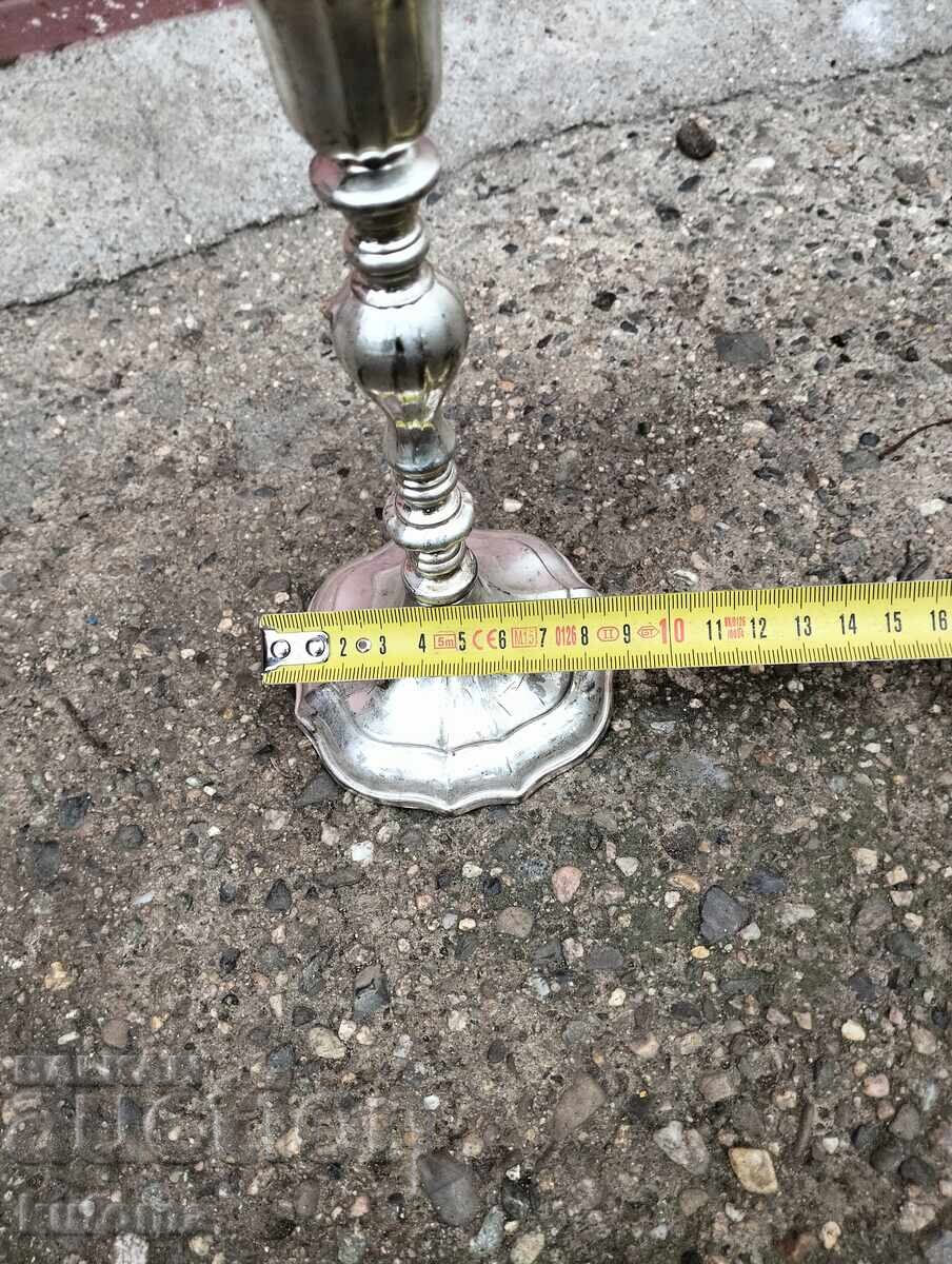 Παράδοση Ασημένιο κηροπήγιο με σήμανση