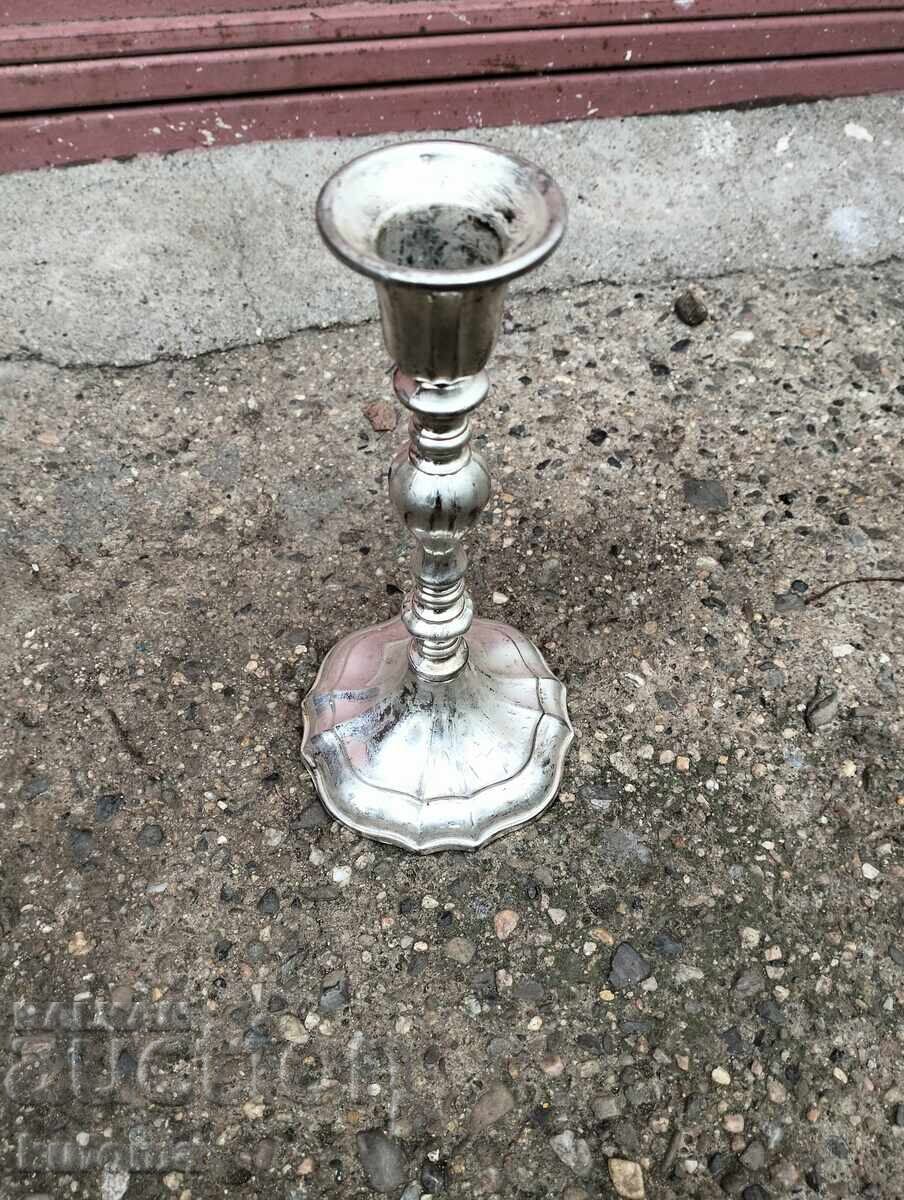 Ασημένιο κηροπήγιο με σήμανση