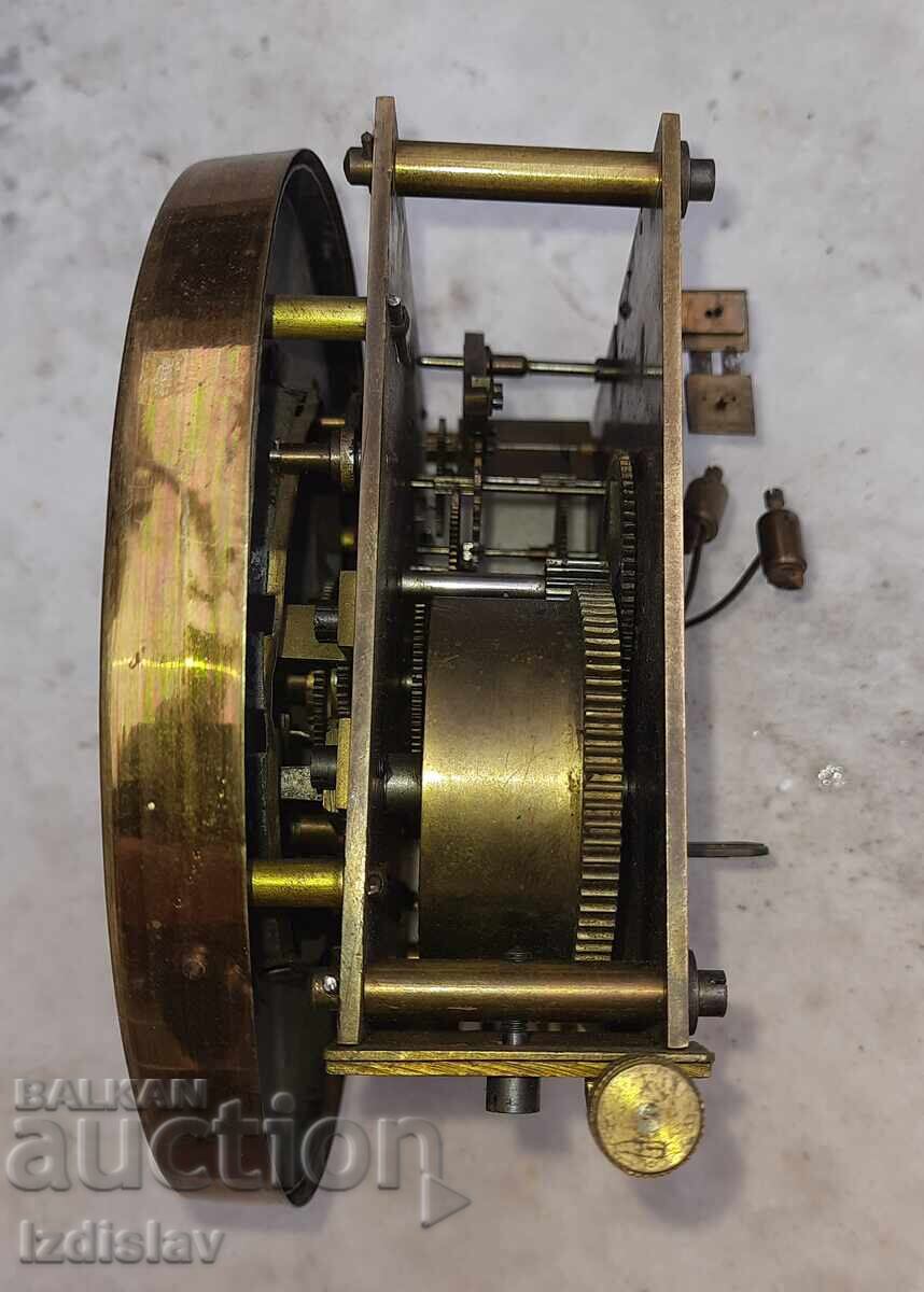 Rare mechanism with a clock face for a wall clock with price 29.00 BGN | € 14.83 Rare mechanism with a clock face for a wall clock with price 29.00 BGN | € 14.83