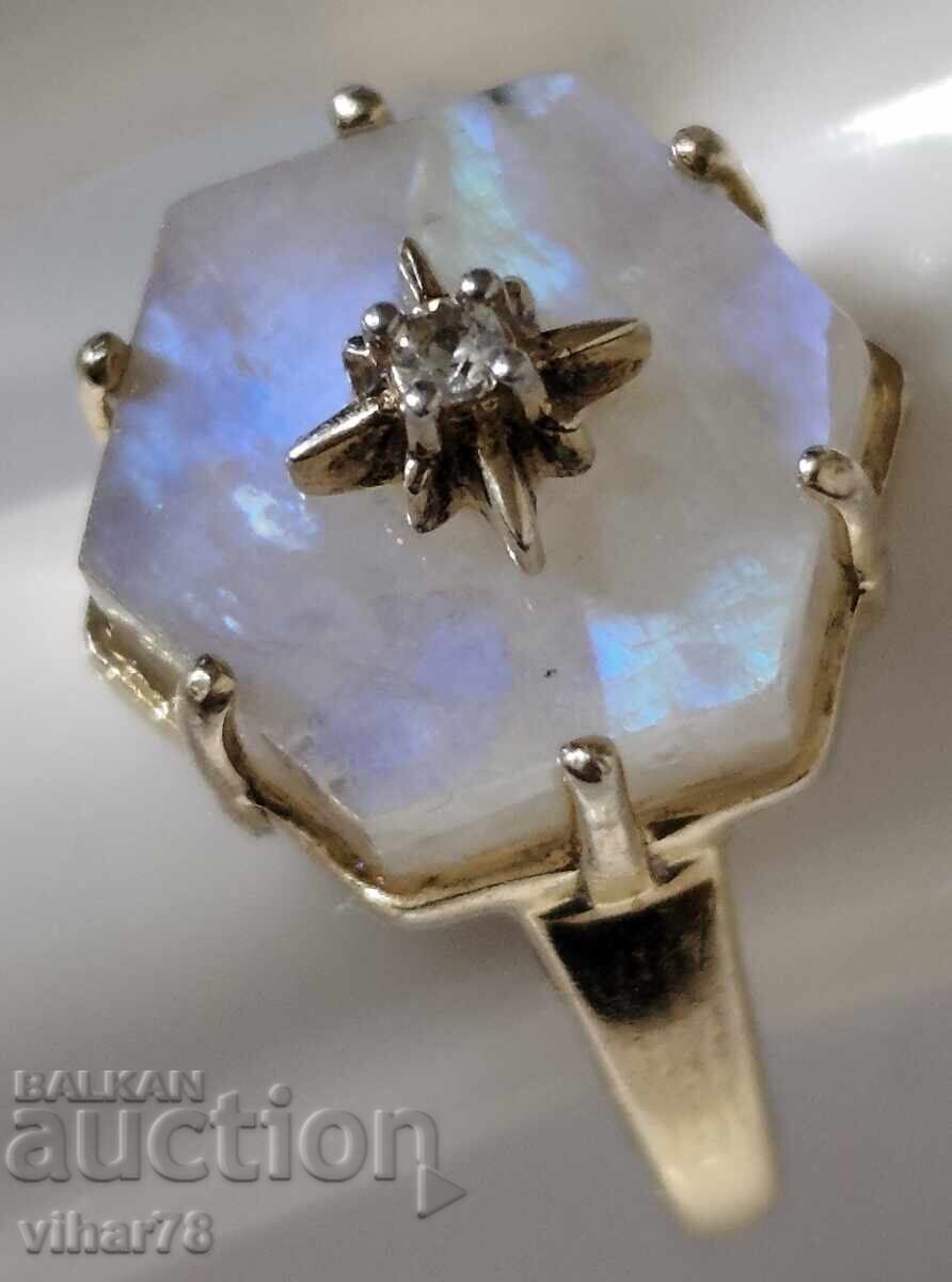 BEAUTIFUL GOLD-PLATED SILVER LADIES RING WITH MOONSTONE